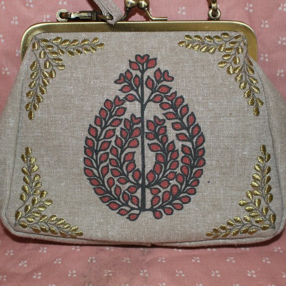 NWT IYURA Crossbody Bag Stenciled Look and Embroidery Work - Picture 3 of 6
